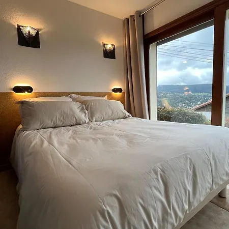 Aux Balcons Des Xettes Casa de Férias *